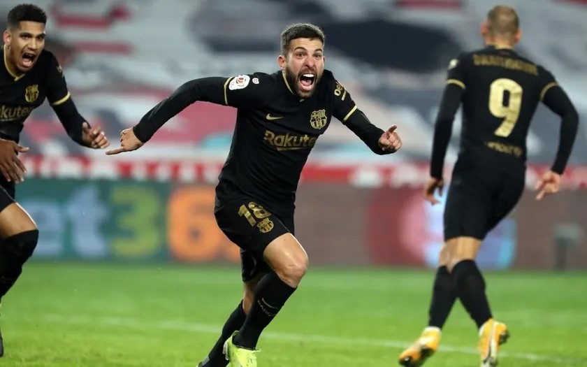 巴黎绝地反击波兰，阿尔巴关键制胜