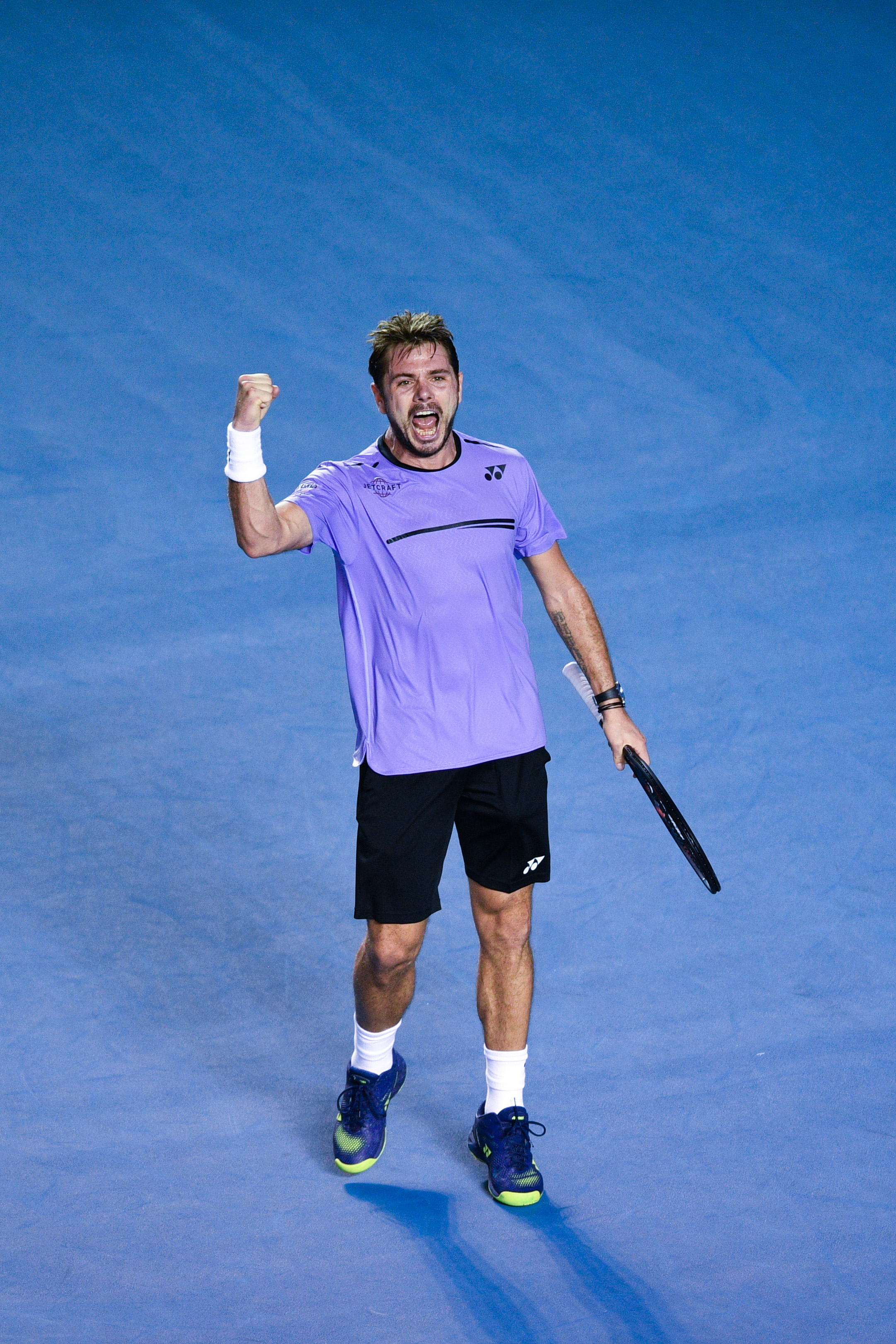 美国网球队强势西班牙网球队，瓦林卡统治全场的简单介绍