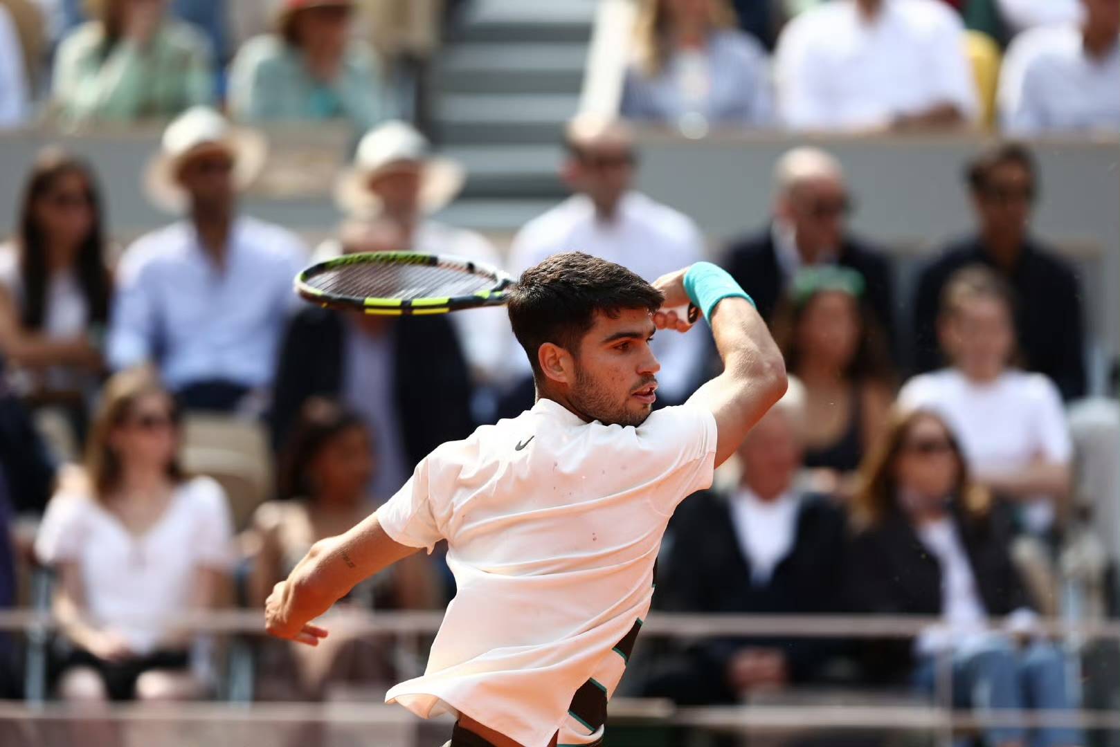 西班牙网球队碾压意大利网球队,阿尔卡拉斯绝境逆转的简单介绍 西班牙网球队碾压意大利网球队,阿尔卡拉斯绝境逆转的简单介绍