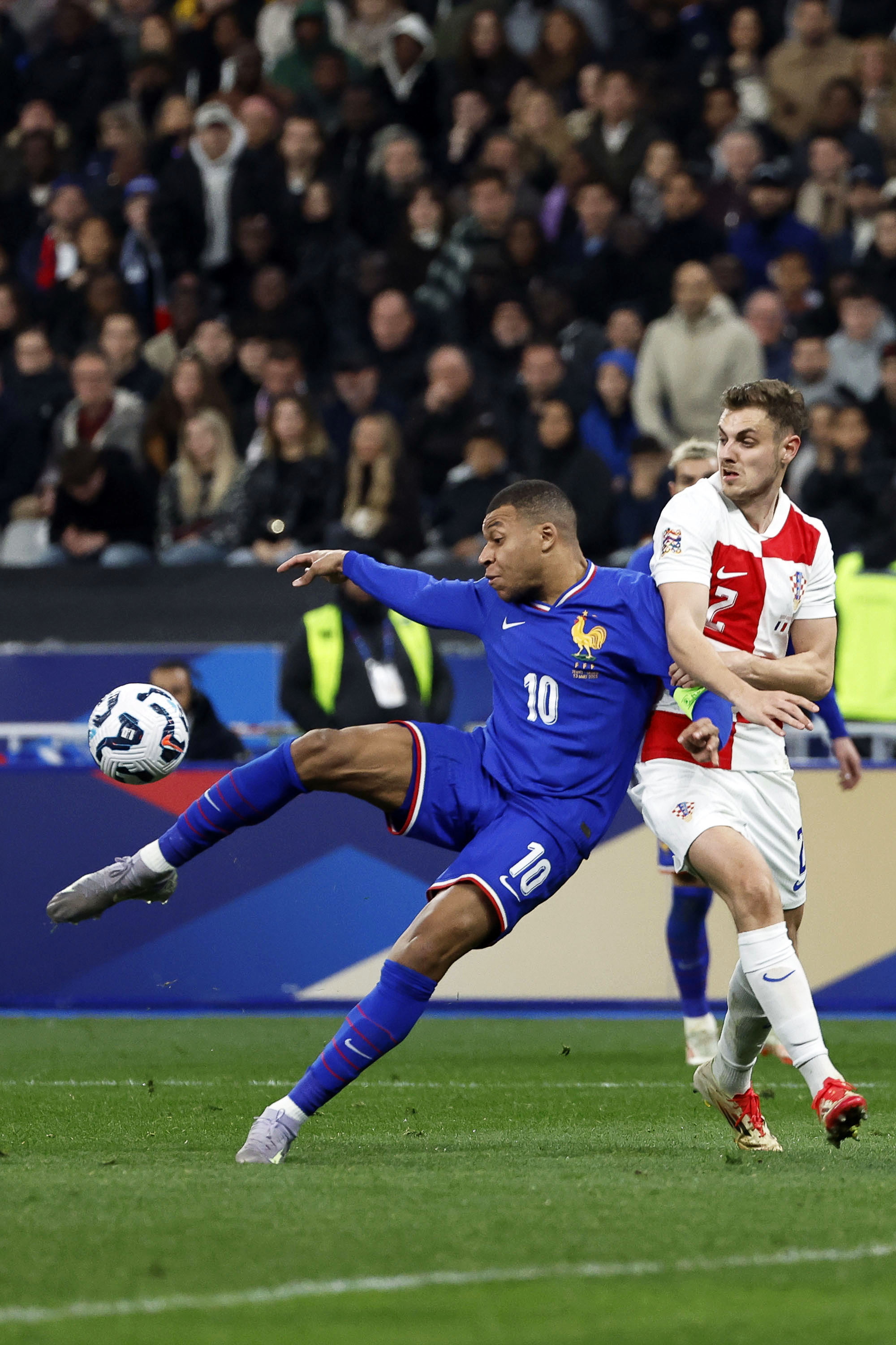 新一轮欧国联足球赛事:球队备战奋发图强的简单介绍 新一轮欧国联足球赛事:球队备战奋发图强的简单介绍