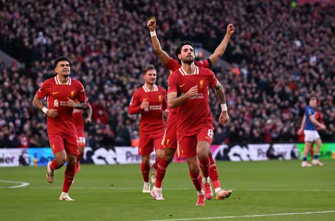 开云APP-利物浦再度遭遇挫折，争冠形势岌岌可危