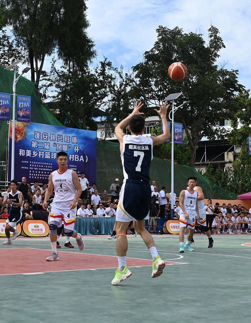 四川球队追逐梦想,只争朝夕向着胜利进发的简单介绍 四川球队追逐梦想,只争朝夕向着胜利进发的简单介绍