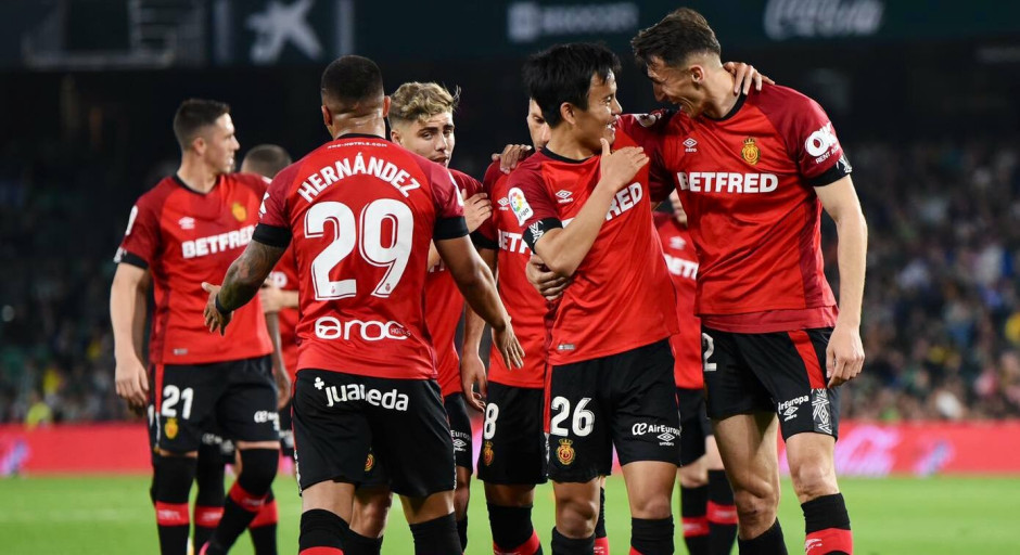 塞维利亚主场逆转,豪取三分的简单介绍 塞维利亚主场逆转,豪取三分的简单介绍