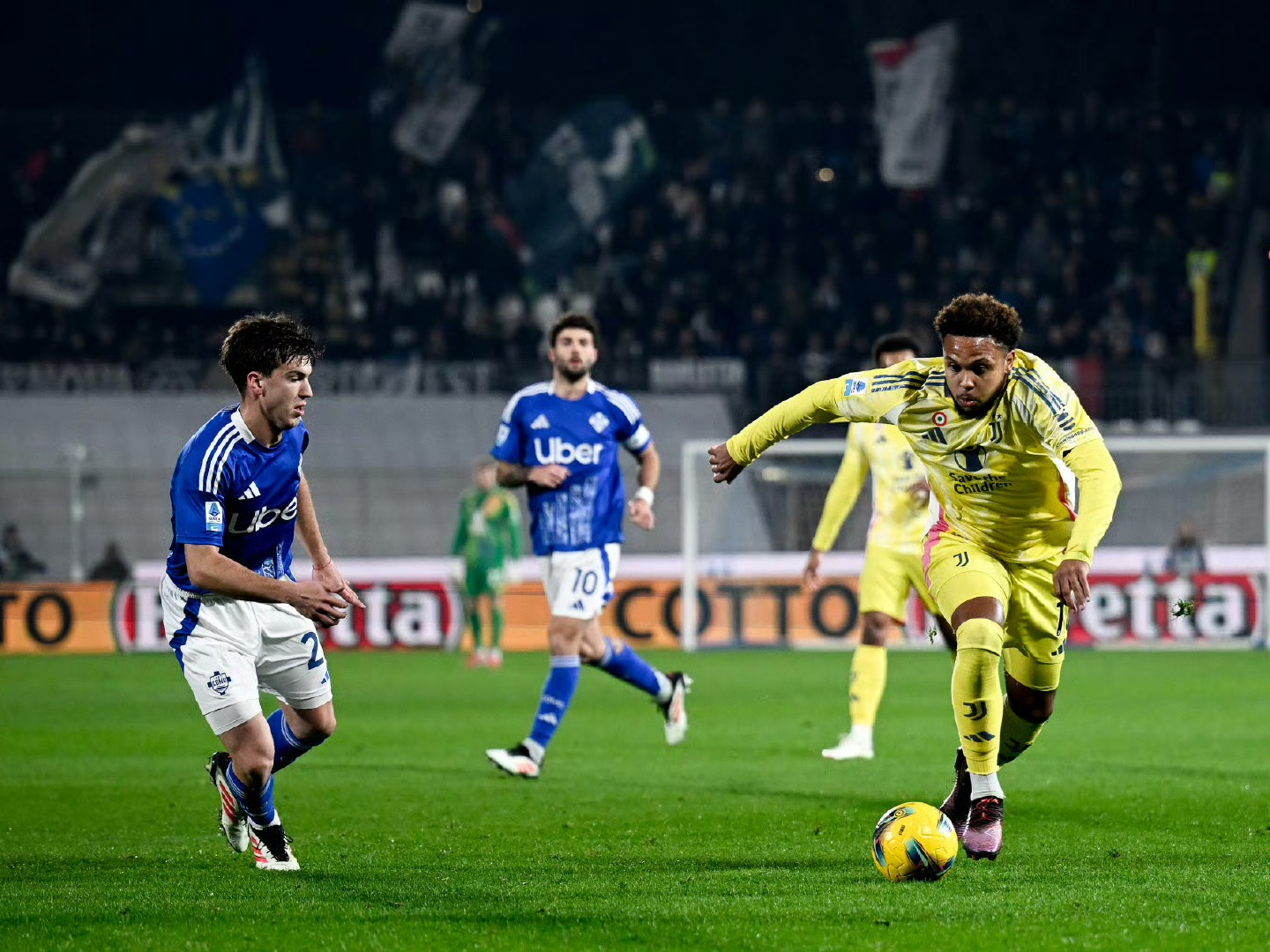 尤文图斯中场连续传出助攻,助球队取胜 尤文图斯中场连续传出助攻,助球队取胜