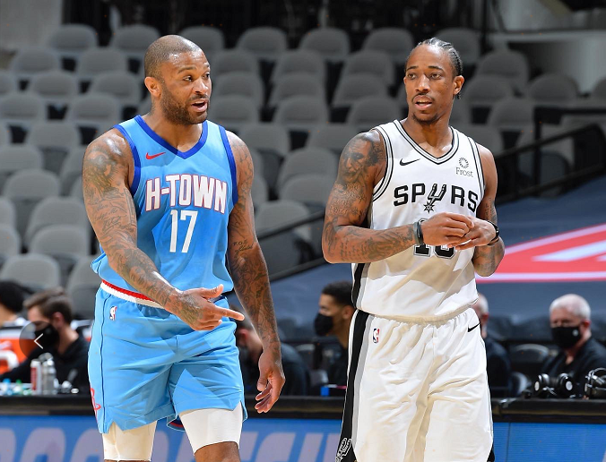 火箭客场绝杀马刺,追平比分 火箭客场绝杀马刺,追平比分