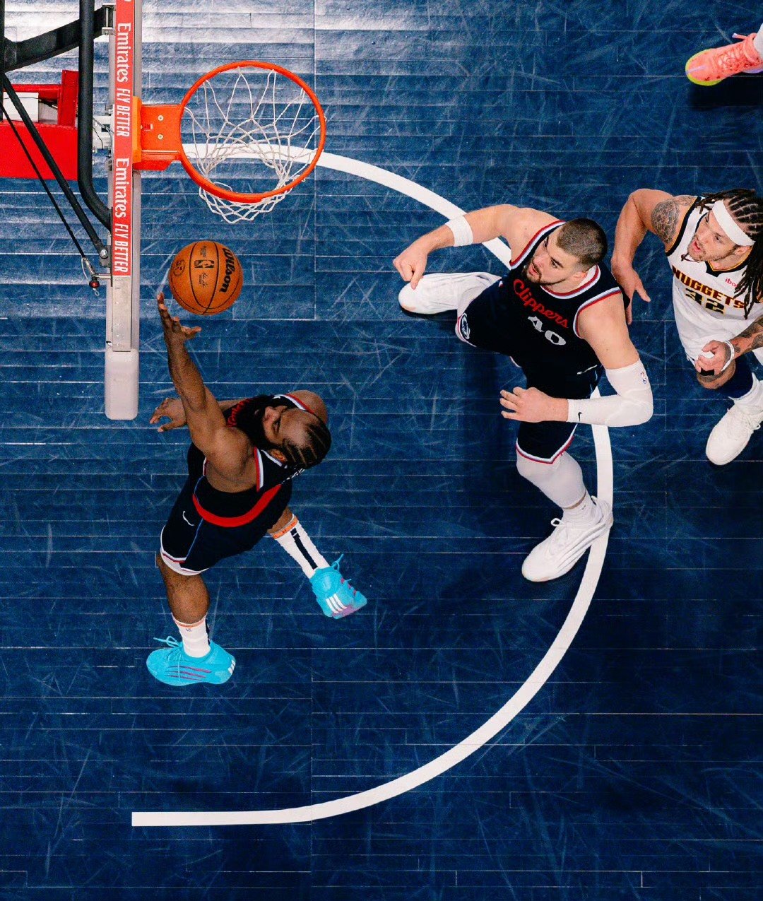 篮球比赛观战者纷纷表示球队实力强劲 篮球比赛观战者纷纷表示球队实力强劲