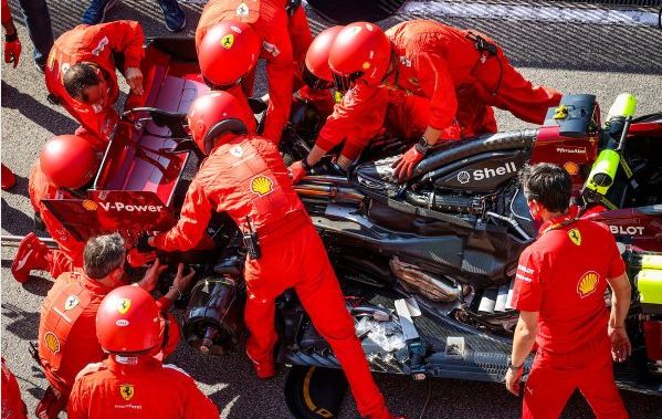 雷诺车队轻取梅赛德斯，拉塞尔扛起全队的简单介绍