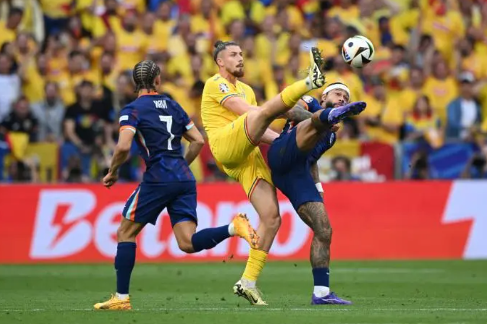 激烈足球比拼为观众带来无尽惊喜