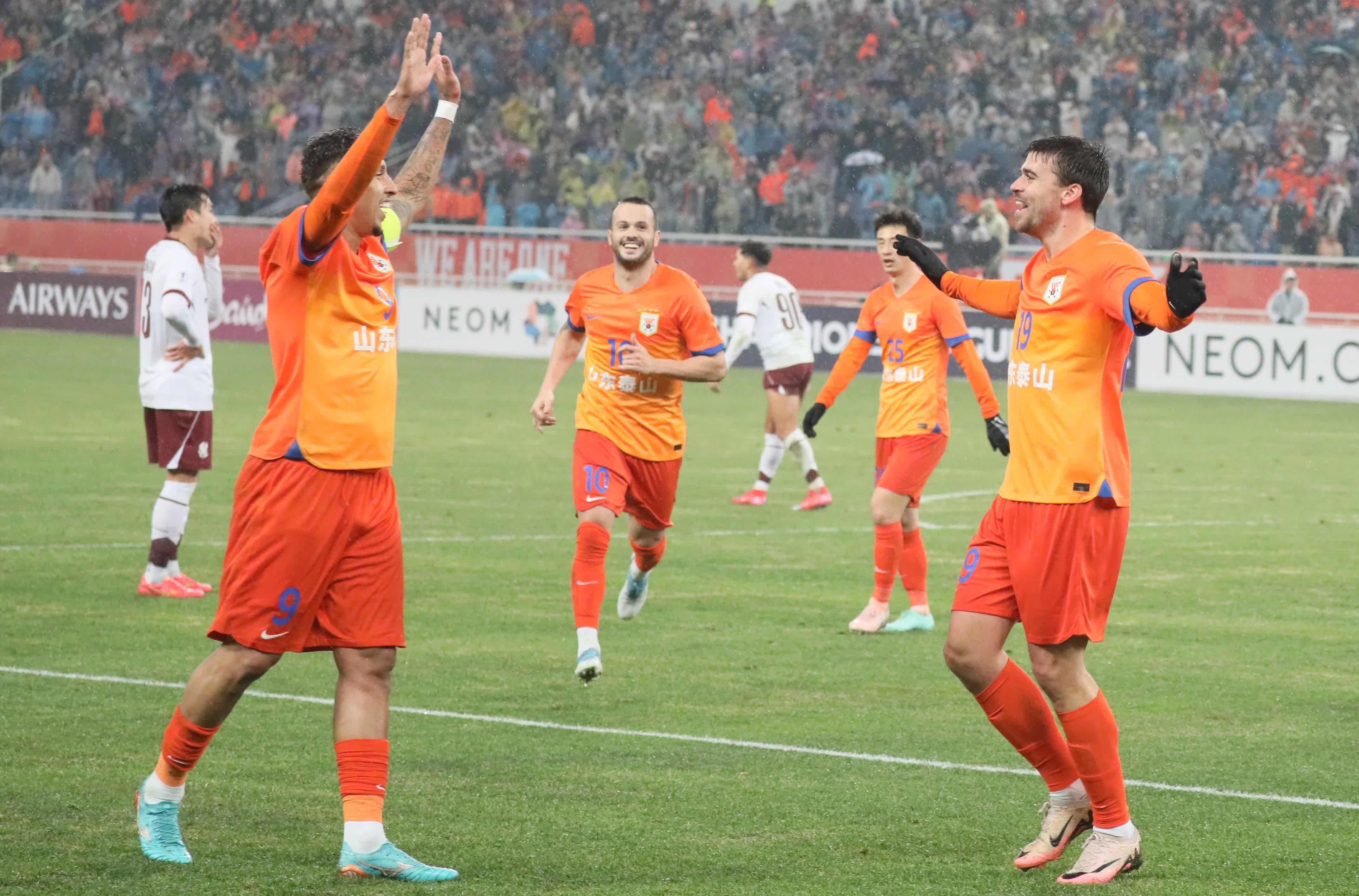 包含顶尖球员展现出色表现，盼望胜利比赛全面开花的词条