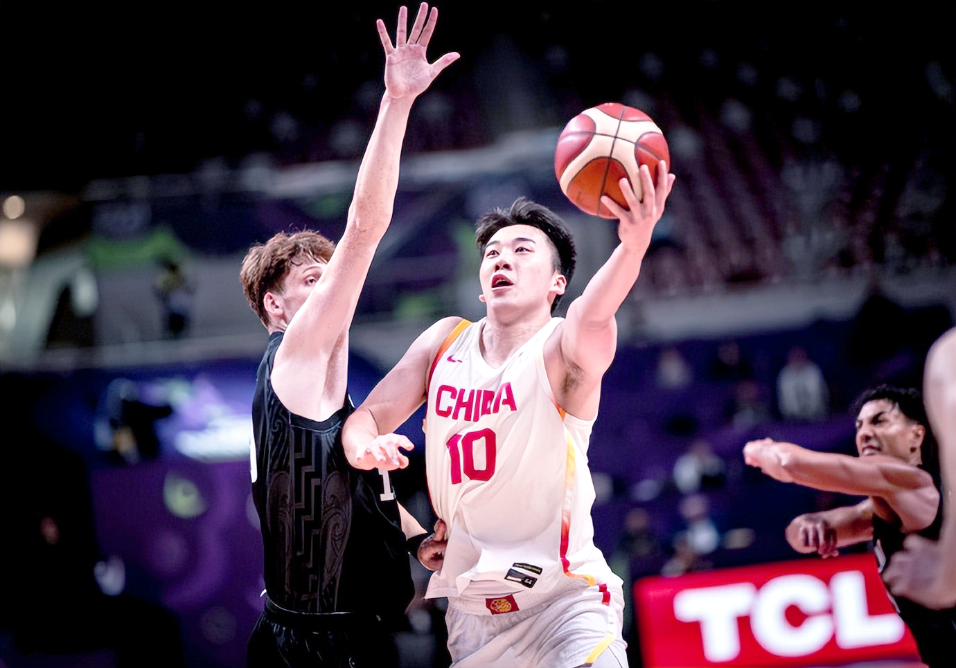 关于广东男篮大胜新疆队，成功晋级半决赛的信息